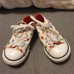 Adorable Converse with shiny stars